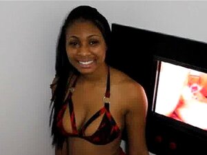 Hot Ebony Cutie Diamond At The Gloryhole