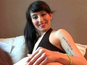 Una Giovane Troia Francese Con Tette Piccole Si Fa Sbattere Il Culo