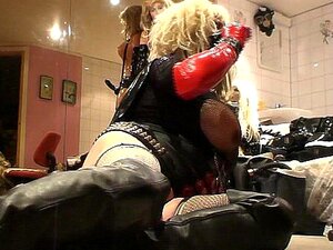 Roxina2010CummingOnLeatherThighs060310XXXL