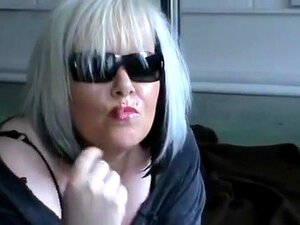 Niesamowita Domowa Blondynka, Film O Seksie Solo,