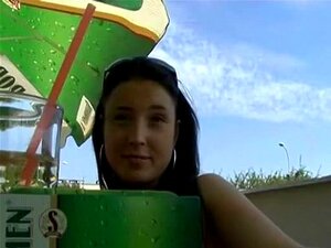 Buiten Seks Met Het Perfecte Europese Meisje, Die Freaks Zijn Echt, En Ze Zijn Spectaculair. En Voor De Prijs Kreeg Deze Gelukkige Klootzak Ze Want Ik Kan Zelfs Zeggen Dat Het De Koop Van De Verdomde Eeuw Was