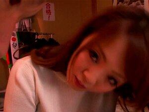 La Star Asiatique Des AV à Gros Seins Hitomi Tanaka Se Fait Baiser Les Seins. La Star Asiatique Des AV Aux Gros Seins Hitomi Tanaka Utilise Ses Incroyables Nichons Pour Rendre Un Mec Heureux