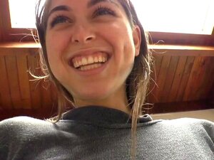 Riley Reid är En Trevlig Sötnos Med Orakad Fitta Som älskar Att Suga Hård Ramrod