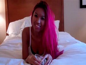 Zamknięta W Czystości Przez Księżniczkę Azję