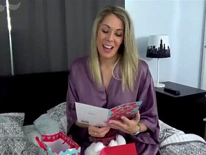 Macocha Zostaje Kochankiem Pasierba Na Walentynki, POV - Pasierb Wyznaje Swoją Niemoralną Miłość Do Mamy, Mama Pieprzy Pasierba - Seks W Rodzinie Przyrodniej, Fauxcest - Nikki Brooks