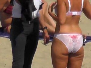 Waha Się, Ale Kończy Na Rozbieraniu Na Plaży