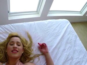 Goldie Speelt Achtervolging En Tagt Aend Up Met Seks POV Film