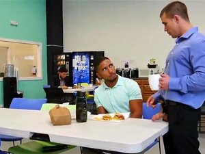 Håriga Arabiska Män Gay Blowjob Och Twink Pantsless Friday