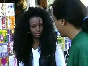 Geile Zwarte Muis Laat Zich Hierboven Fotograferen, Kent Iemand Haar Naam ?