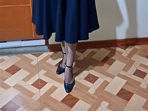 Мала Вештица Је Пишкила И Лизала Урин