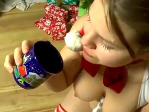 Weihnachtsengel Trinkt Literarische Pisse, An Weihnachten Trinkt Sie Lieber Seine Köstliche Sekte Als Sekt