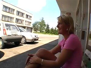 Seducing A Sexy And Sexy Stepmother I' D Like To Fuck