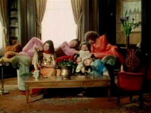 Wróć W Czasie I Doświadcz Zmysłowych Przyjemności Związanych Z Vintage Porno. Nasze Uwodzicielskie Vixens, Które Przekroczyły 18. Rok życia Z Lat 70., Są Gotowe, By Spełnić Twoje Najdziksze Pragnienia.