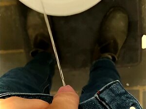 POV: Najdłuższe Sikanie W Moim życiu! - Desperackie Długie Sikanie Po Obejrzeniu Oppenheimera W Kinie