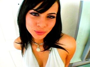 Ze Krijgt Een Facial En Slikt Dan, Welkom Terug Onze Trouwe Fans. Goed Om Je Weer Te Zien. Vandaag Kregen We Een Update Van Vroeger. Ik Heb Je Deze Hete Meid Genaamd Nadia Synn. Ze Heeft Zulke Mooie Borsten En Ze Zijn Allemaal Natuurlijk. Ik Kreeg Meteen 