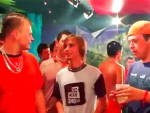 Super Schattige Gay Twinks Anale Films Te Midden Van Een Kontneukpartij