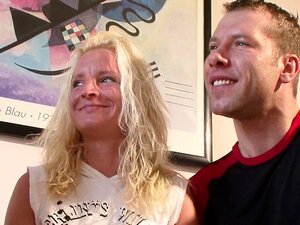 Milf Zeigt Ihr, Wie Sie Deinen Riesigen Schwanz Fickt