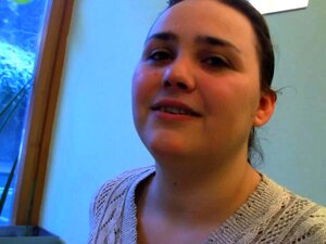 Isoperseinen Hieroja Ratsastaa Hänen Tuoreella Kyrvällään