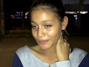 Изгубљена 18-годишњакиња упознала је странца на улици и на крају су се зајебали