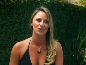 Stunning Cougars Have Fun In The Club That Leads To Sex