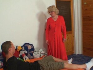 Wife Caught Lustful Mama Riding His Rod