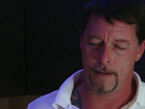 Лепотице јашу старе очухе. Лепотице јашу старије очухе за сперму у устима и лицу