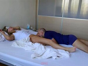 Verse Stiefmoeder Werd Wakker Van De Hete Tong Van De Stiefzoon Op Haar Kutje. Stieffamilietherapie 2020