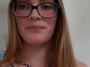 Enge Muschi Cutie Sehnt Sich Nach Ständigem Ficken