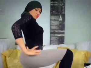 Hijab Girl Porn Videos - NailedHard.com