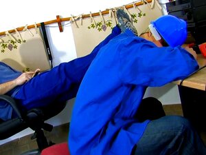 Mężczyźni W Pracy - Kemaco Studio