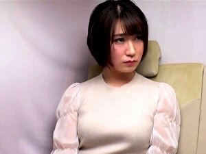 Prachtige Aziatische Milf Geeft Haar Strakke Kut Over Aan Een Harde Lul