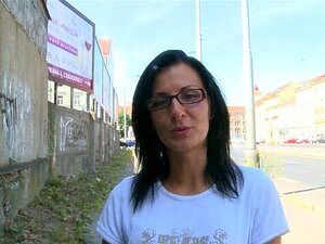 Guy Cums Op Een Student In De Straat