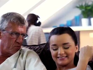 Oude Stiefvader Hd Wat Zou Je Kiezen - Computer Of Je Girlpatron?