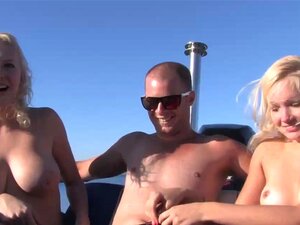 Amateur Babe Nudist - Nude Amateur Selfie Porn Videos - NailedHard.com