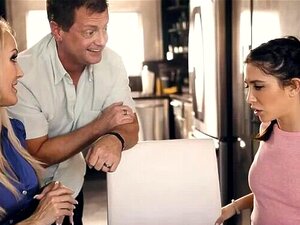 Słodka Zostaje Zamieniona, żeby Para Mogła Ją Przelecieć