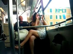 Upskirt Bus porno et vidéos de sexe en haute qualité sur ...