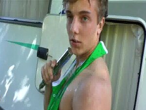 Super Cute Boy - Outdoor Pissing