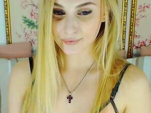 Sweet Blonde Chick Have a Hot Body Masturbate on Cam