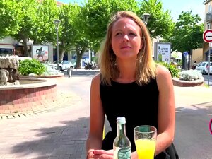 Julie, Ujo äitipuoli, Jota Haluaisin Panna, Menee Villiksi Kameran Edessä