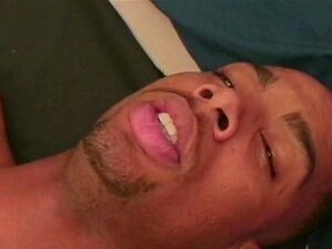 Geile Ghetto-Schwule Lieben Extremes Analficken, Geile Schwarze Schwule Genießen Sinnliches Streicheln, Lecken Und Deepthroat-Blowjob. Beide Lieben Extrem Rohes Analficken Mit Tiefem Schwanzlutschen Und Essen Von Wilden, Geilen Schwulen Männern, Die Harte