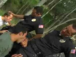 Policiais Transando Ao Ar Livre