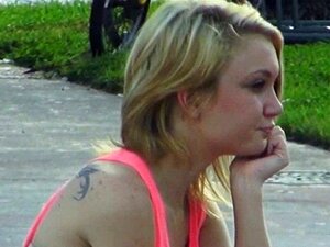 Tiny Amateur Cutie Rides Strangers Cock In The Back Of A