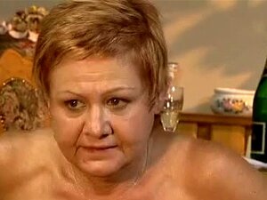 Oma's Kut Wordt Hard Geneukt