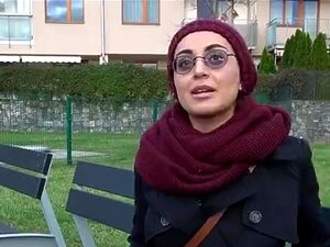 Chick Yasmeena Stimmt Zu, Für Geld Zu Blasen