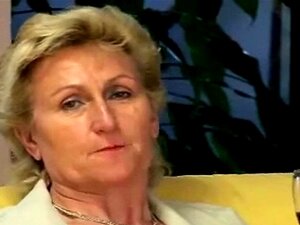 Dê Um Copo De Vinho Para A Vovó E