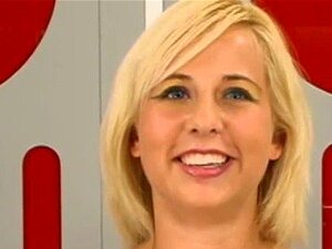 Heiße Blondine Wird Bestraft