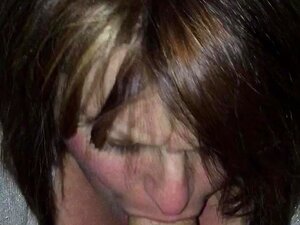 Η BBW ρουφάει καυλί και καταπίνει σπέρμα