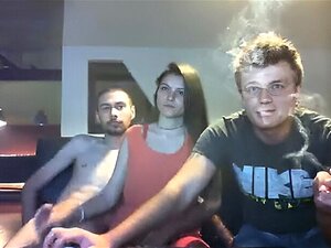 Webcam Threesome - Porno @ TeatroPorno.com