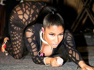 Ники Минај 2 минута дркања Изазов. погледај Www Fakes4you Com да видиш своје најбоље пријатеље малу полусестру голу