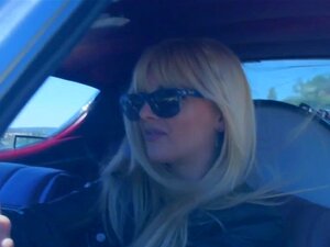 Inked Les Model Feasting On Wet Pussy